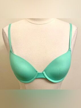 PINK Victoria’s Secret Wear Everywhere T-Shirt Lightly Lined Lime Green Bra 34B